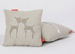 Knuffelkussen Hertjes pure beige
